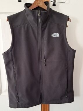 The North Face Men's Black Soft Shell Vest with Chest Pocket